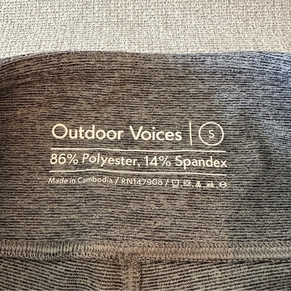 Outdoor Voices Gray and White Colorblock Springs 7/8 Leggings - Picture 5 of 5